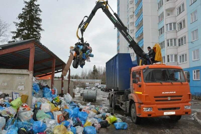 Вывоз бытового мусора в Долгопрудном с погрузкой в октябре