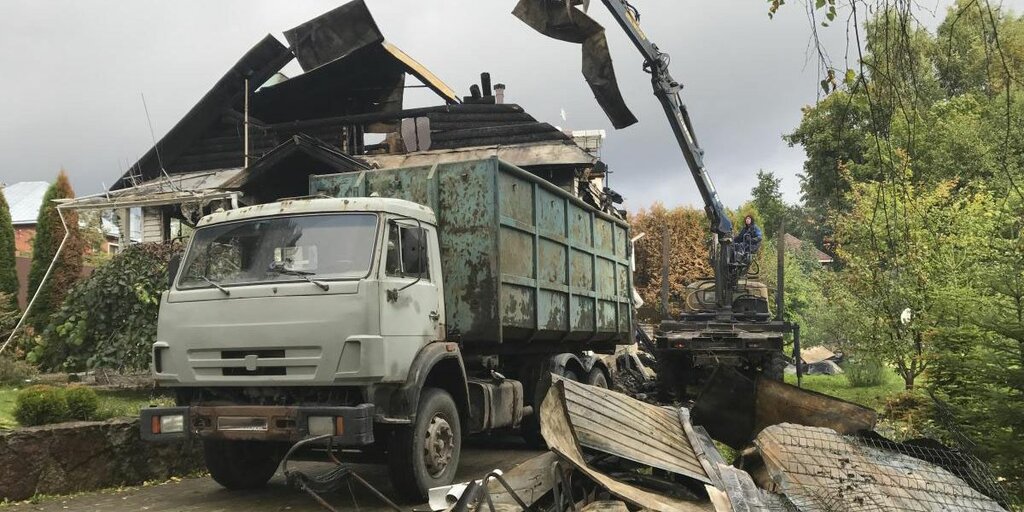 Вывоз мусора после пожара с утилизацией в Долгопрудном в октябре