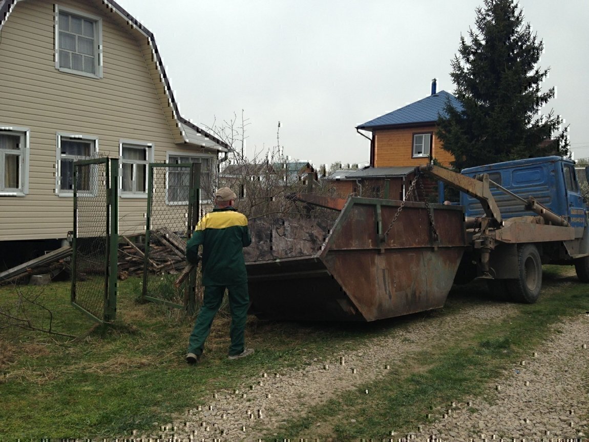 Вывоз мусора и отходов с дачи и участка СНТ в Долгопрудном в октябре