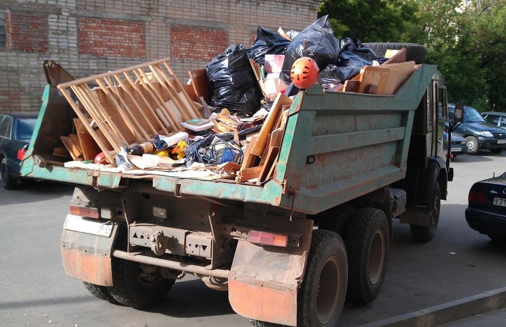 Вывоз мусора из магазина в Долгопрудном от ПроМусор: услуги, цена от 1776 руб., утилизация отходов