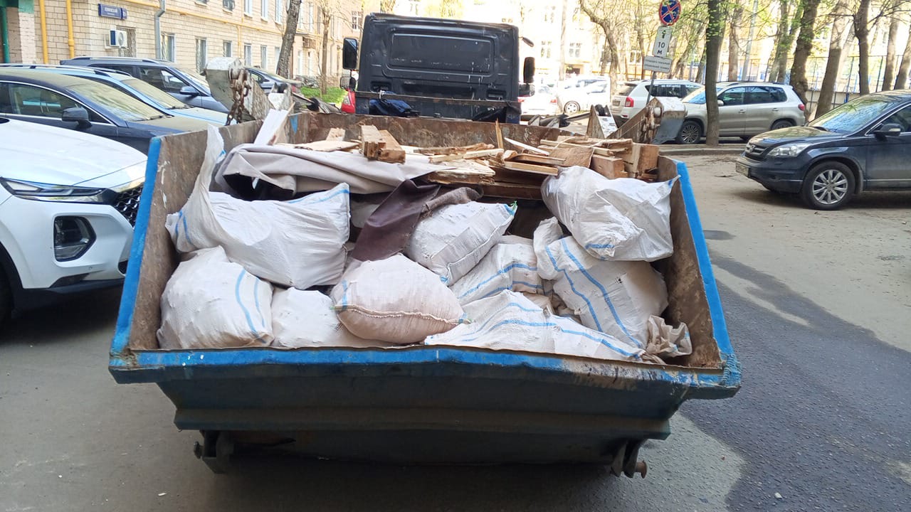 Вывоз мусора из магазина в Долгопрудном в октябре