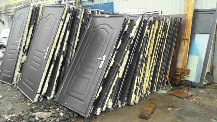 Вывоз металлических дверей с утилизацией в Долгопрудном в октябре